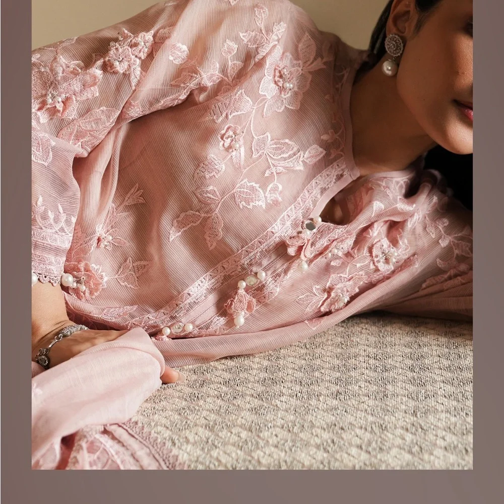 Sana Safinaz XL Blush Pink Floral Women's Kurta Set - Picture 2 of 8